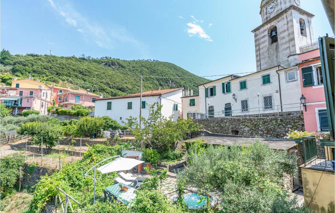 Awesome Home In Moneglia With Kitchen Bagian luar foto