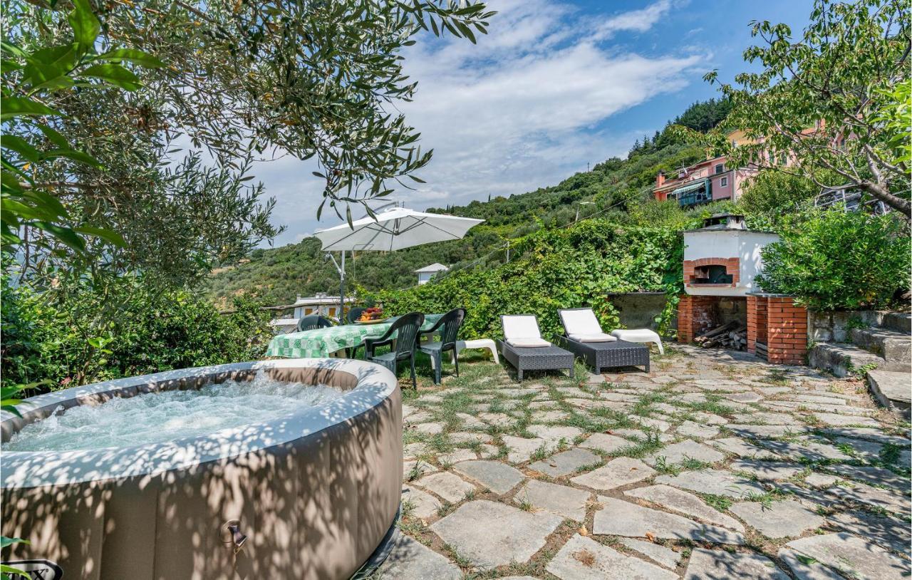 Awesome Home In Moneglia With Kitchen Bagian luar foto