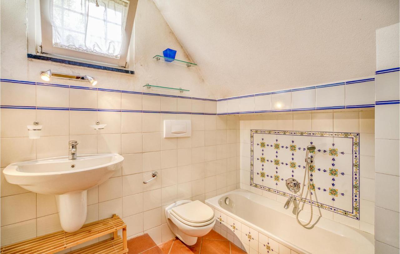Awesome Home In Moneglia With Kitchen Bagian luar foto